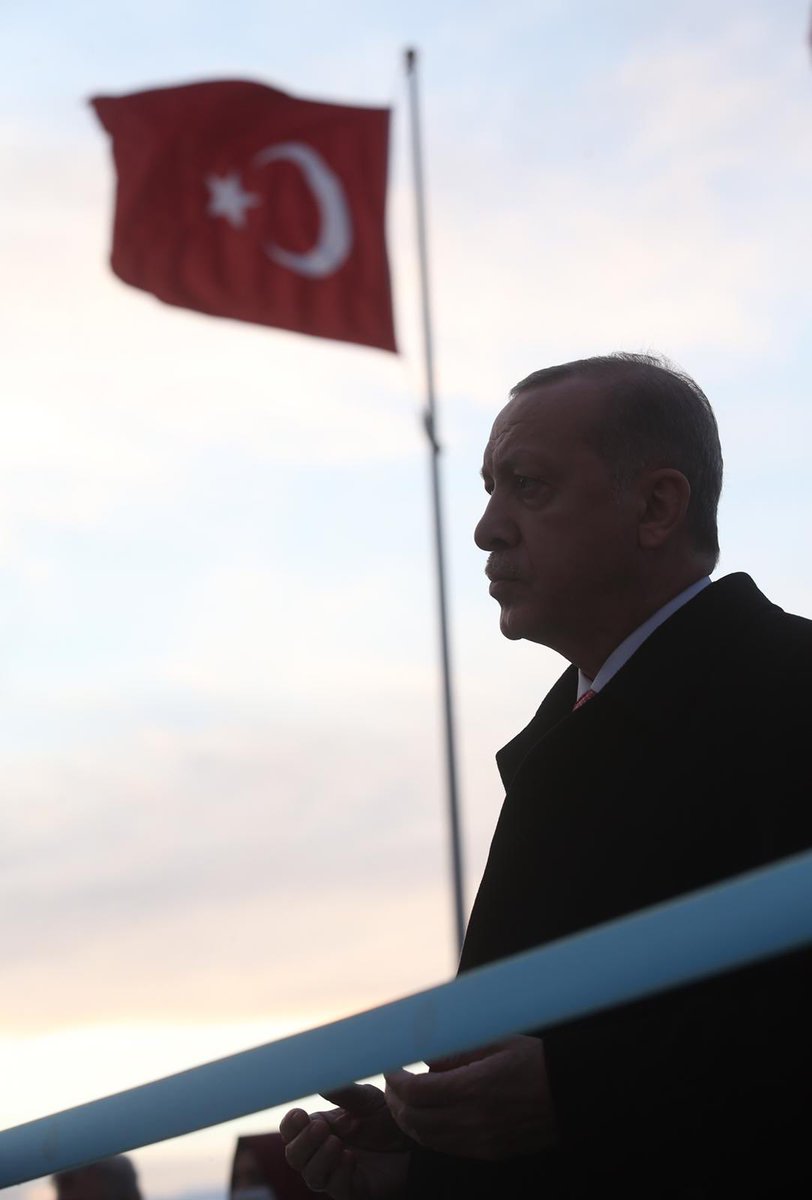 RTEdijital's tweet photo. Cumhurbaşkanımız @RTErdogan, Demokrasi ve Özgürlükler Adası Açılış Töreni’nde konuştu. 

“Menderes'i ve arkadaşlarını idam sehpasına çıkartanların ve onları destekleyenlerin alınlarındaki kara leke hiçbir zaman silinmeyecektir." https://t.co/4ygLJlKkPK