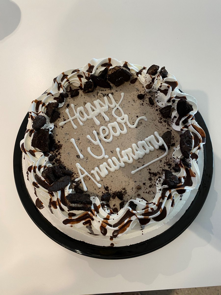 ThompsonThrift's tweet photo. Happy 1 Year Anniversary to the Retail Group's SW office! Last year's move to the Biltmore Financial building at 2398 East Camelback provided a modern office space to accommodate their team and allow for additional growth in the coming years. 
#ThompsonThrift #Retail #Phoenix https://t.co/BtMRl7mqk5