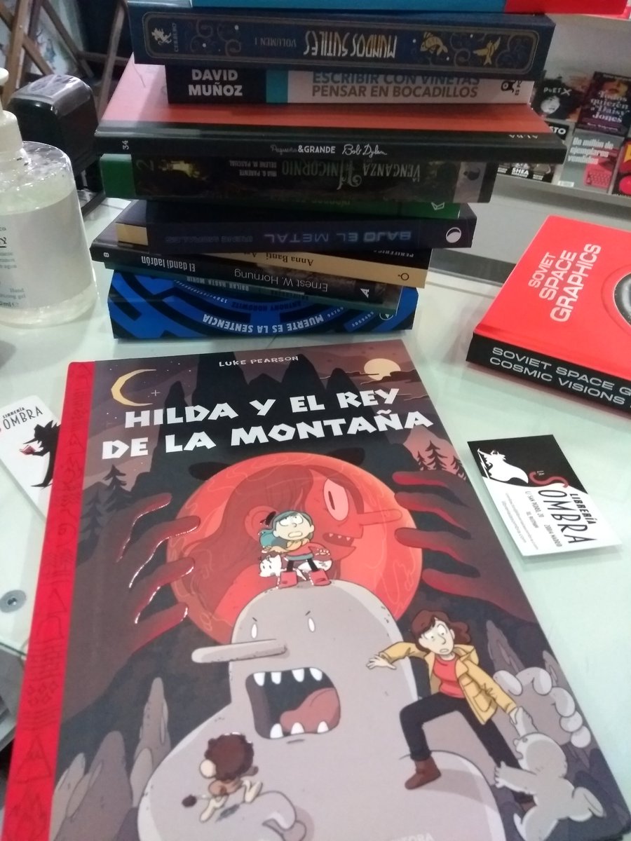 LaSombraLibros's tweet image. ¡QUEREMOS TANTO A HILDA! Nuevo volumen en @BarbaraFiore de la obra maestra de @thatlukeperson. ¡Un insoslayable! #NovedadesLibrescas #Reconectemos #ResistenciaLibresca