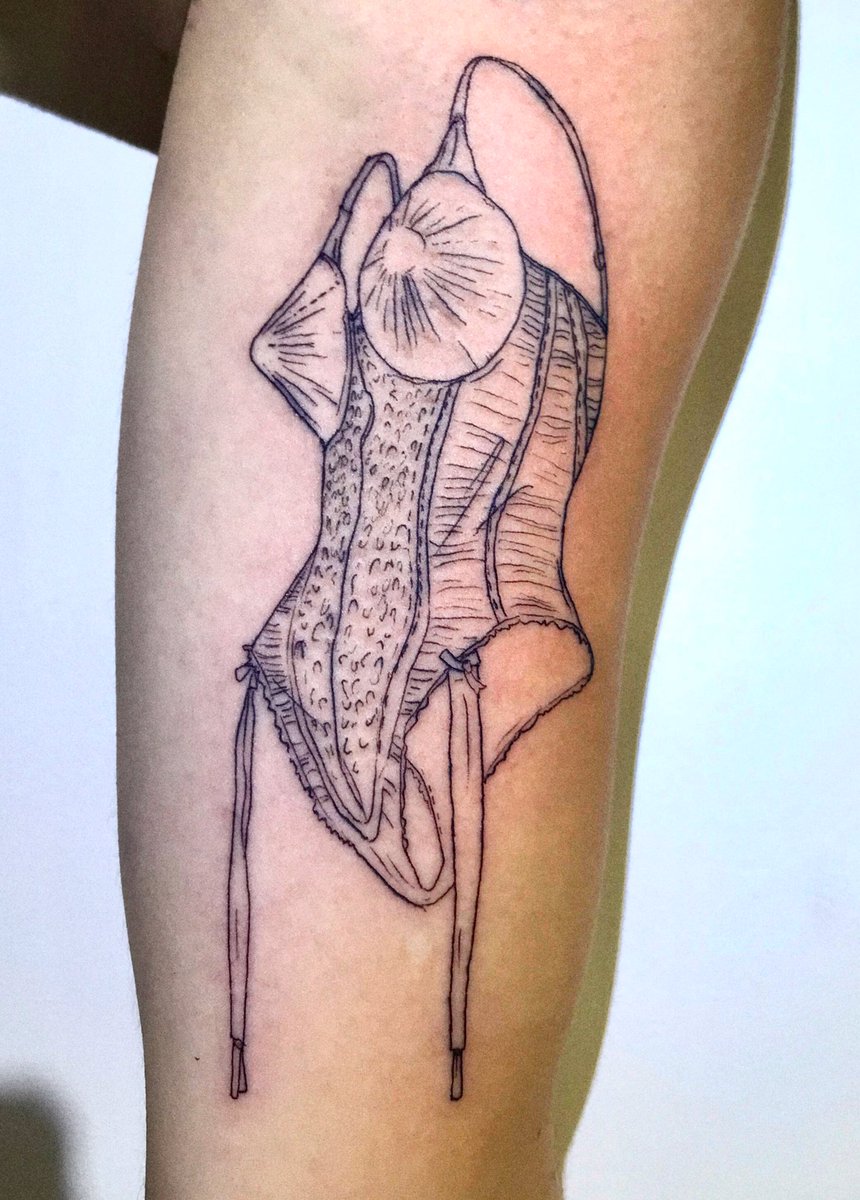 swordfish2spike's tweet photo. Offrez moi votre peau 😔 
Rt appréciés par la jeune tatoueuse que je suis ✨ https://t.co/LErB8J9pMd