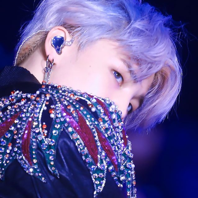  #jimin's piercing stare: a  thread   @BTS_twt