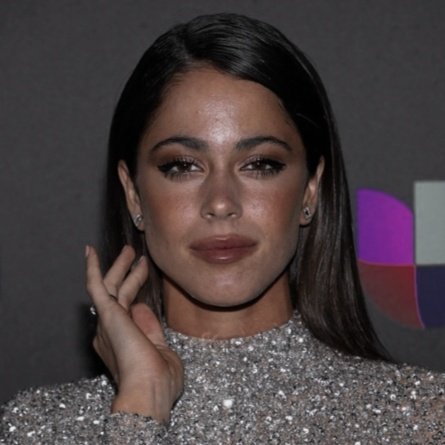 `Tini Stoessel on premieres and red carpets. [a thread]