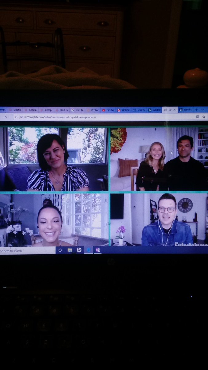 Daisy099's tweet photo. Episode 1 on @peopletv #AMCReunion #SydneyPenny.@KellyRipa @MarkConsuelos @ImEvaLaRue So happy to see them together! #BringItBackToPrimetime https://t.co/zyUxxywPu0