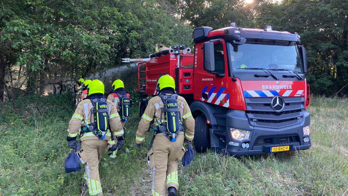 De brandweer had de brand achter de Kraal in Venlo snel onder controle.