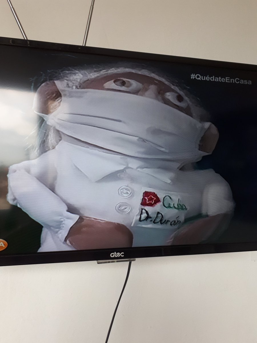GretzaP's tweet photo. Y es que nuestro querido Dr. Duran ha llegado a todos los corazones!! Hoy nuestros niños siguen sus enseñanzas!! En @VillaClara Lo queremos mucho!! @japortalmiranda @DrDuranGarcia @DrRobertoMOjeda @yudi_mercedes @AlbertoLpzDiaz @DiazCanelB https://t.co/dXaTQeD9z2