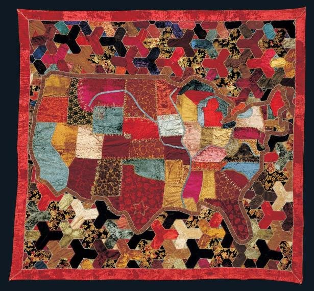 FolkArtMuseum's tweet photo. Although this map is an unusual treatment in the show quilt idiom, there is long precedence for depictions of maps on fabric—in the early 19th century, young women stitched sampler maps and three-dimensional fabric globes as part of their geography lessons.
#AFAM #MapQuilts https://t.co/GkINaxnwI5