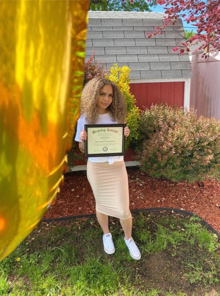BerkeleyCollege's tweet photo. #BerkeleyGrad2020 Spotlight: “An investment in knowledge always pays the best interest.” Congratulations to Berlinda Moran who completed her second journey at Berkeley after graduating with an #MBA! 👏🎓#BerkeleyAlumni #BerkeleyMBA https://t.co/sCwhiZcnhZ