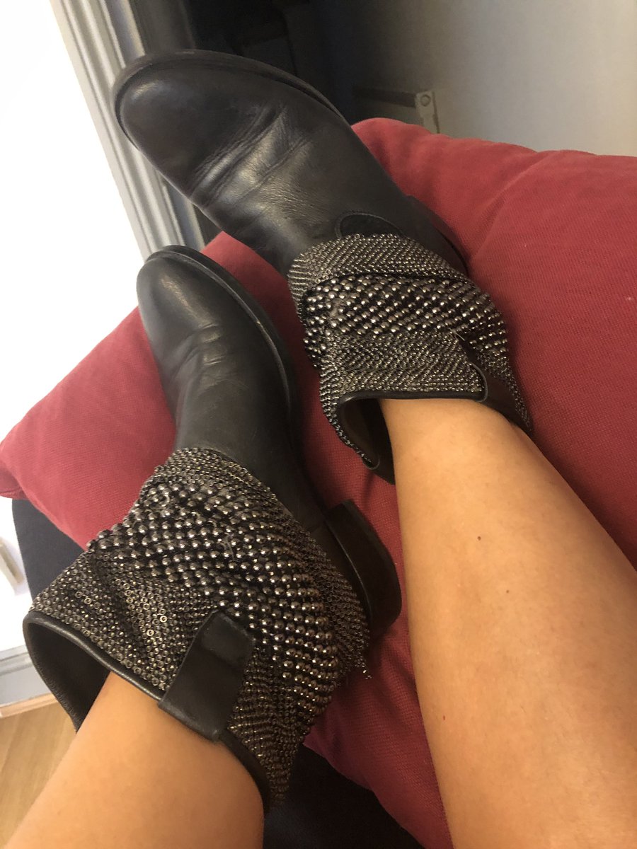sarah_church's tweet photo. If there was a fire in my house and I had to choose between saving these boots or my pet rabbit, I’d save the boots.
#isolationflats #byebyebunny #ilovemyboots
(I don’t have a pet rabbit). https://t.co/bZoInC21Xh