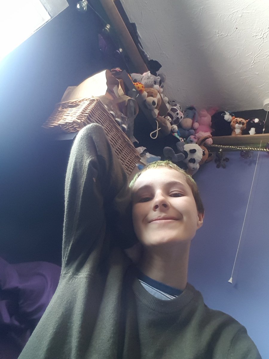 MianPebbles's tweet image. oh... 2016 v 2020

a glow up if i do say so (lets hope no irls see this oop)