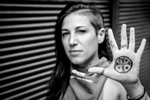 Desolasol_fda's tweet photo. 📽️DÍA DEL DOCUMENTALISTA📽️
Hoy se conmemora el Día del Documentalista en memoria de Raymundo Gleyzer, cineasta desaparecido secuestrado por la Dictadura Cívico-Militar-Eclesiástica.
Leé el comunicado completo acá: https://t.co/3SQu2gspMN
#DiadelDocumentalista #CinePeronista #FDA https://t.co/XW5Zr5bVhs