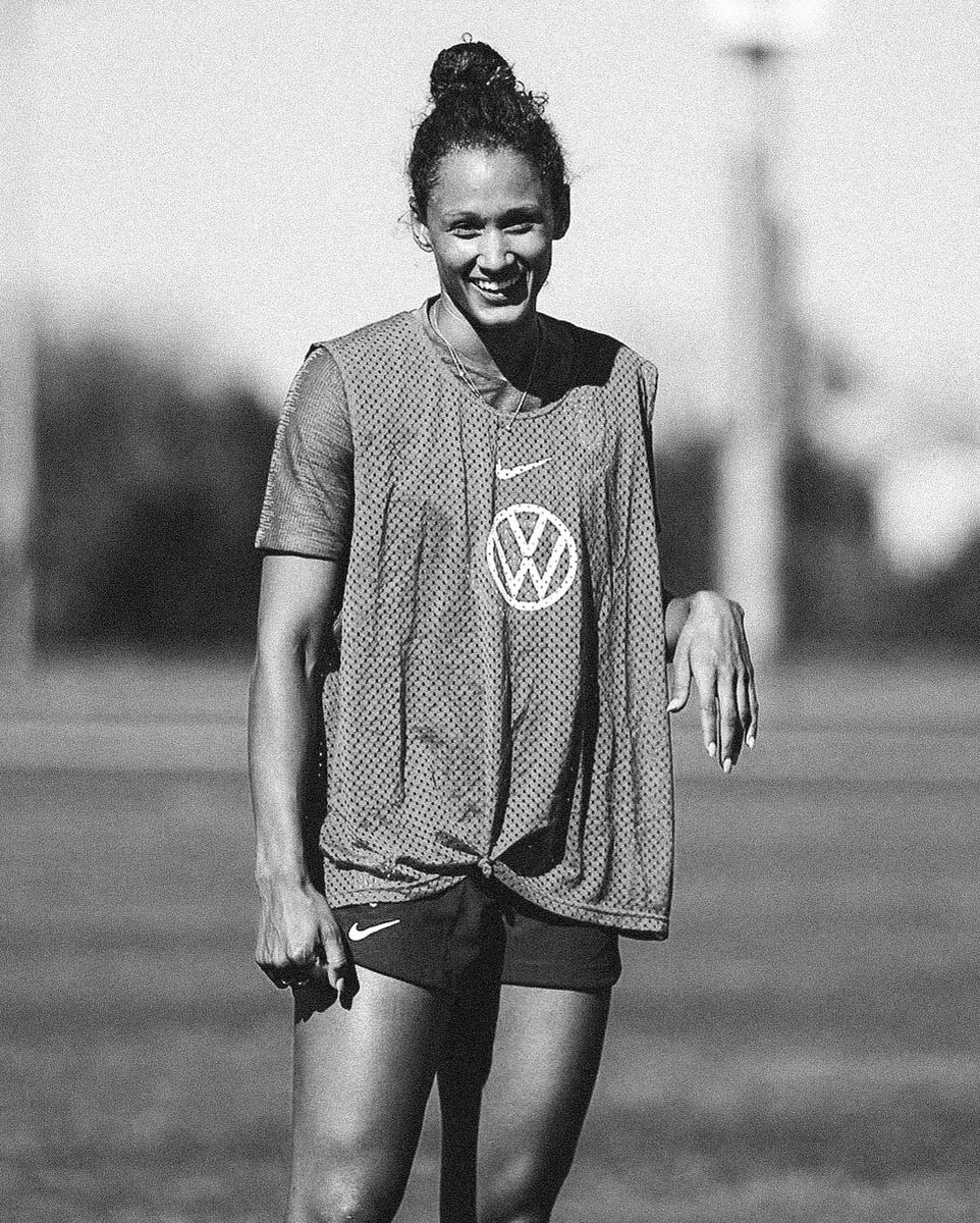 lynn williams: in 2011 at pepperdine she was named wcc freshman of the year and was a hermann trophy finalist; she earned her first uswnt cap in 2016 and scored the fastest debut goal in team history (49 seconds); in her 1st five games in 2019, she tallied 5 goals and 5 assists