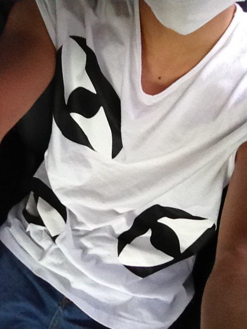 120528 Jonghyun's twitter update #8 I stole Taemin's shirt . Ty taemin