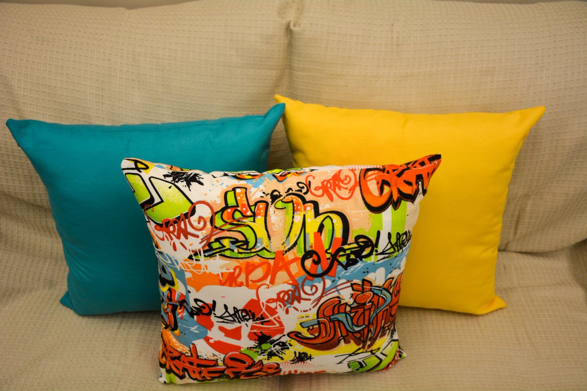 Gamatriadecor's tweet photo. Coleção colorido.💛💙
Uma repaginada na sua sala 
#almofadas #ambiente #almofada #ziperinvisivel #decoração #sorte #capas #sofadecorada #turquesa #amarelo #tecidodequalidade #tecido #marica #sala #ciano #niteroi #colorido #capasdealmofada #liso #gamatria #gamatriadecor https://t.co/bZoxZj4MZj