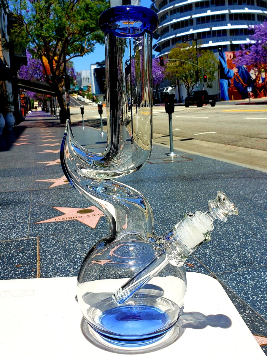 hollywoodglass1's tweet photo. 14" Kinked Tube Glass Bong... Available NOW in our online store! ๐ฆข
https://t.co/VnbDf64iNj
.
.
#ThickGlass #HeavyGlass #BongsForSale #BongWatch #BuyMe #Kinky #Kinked #KinkyNeck #KinkyTube #KinkedTube #KinkedNeckBong #BlownGlassBongs #CoolBongs #GirlsWhoSmoke #GirlsAndBongs https://t.co/kpMmqtYdVh