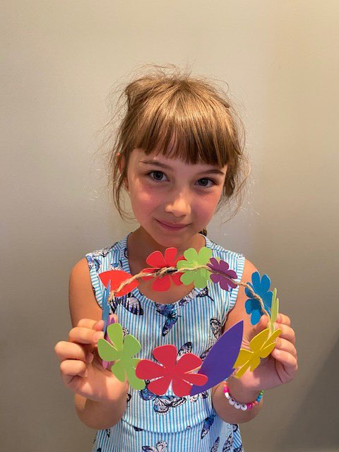 ShiraWaldman's tweet photo. Such a great day in Kindergarten @The_OJCS we made כתר פרחים for #Shavuot and celebrated a birthday #ruach #NorthStars #The_OJCSDifference https://t.co/gGVQQs3o3v