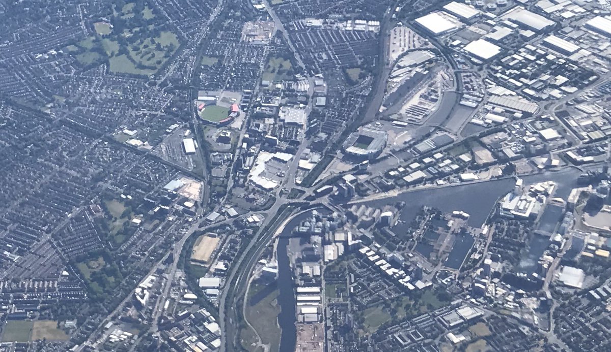 twittalegend's tweet image. Red or Blue #WeAreOS