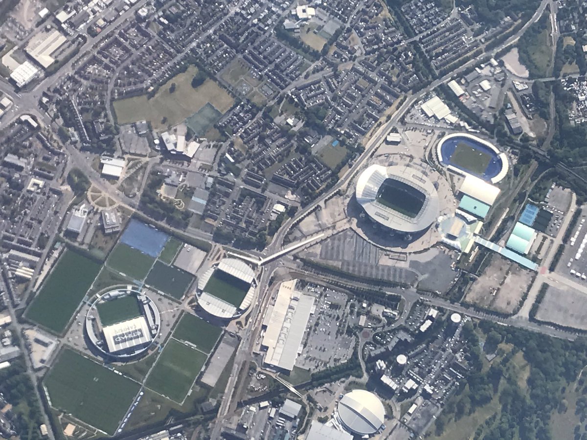 twittalegend's tweet image. Red or Blue #WeAreOS