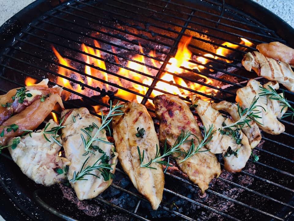 LES 2 AMIS.... ❤️👍🍷🌞 #domainedelagarreliere #loire #tourraine #lacaisseavin #vinbio #vinbiologique #vinnaturel #Vinnature #organicwine #naturalwine #rawwine #caveavinmobile #winetruck #gers #wine #france #midipyrenees #marchedugers @LeGers32 <a href="/lejournaldugers/">Le journal du Gers</a>