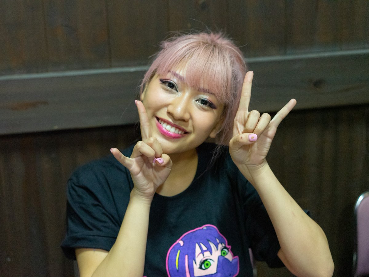 Employee37 🌸 tweet media