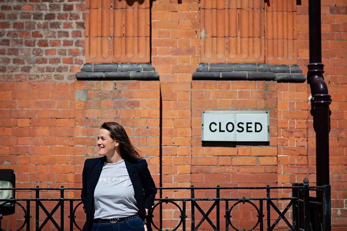 Blustery days make a windswept wild woman! Love these shots of Nicola in Altrincham when we met for our socially distanced #shortandsweetsocialsession (wow, I couldn't say that after a glass or two)

#headshots #altrincham #businessphotography #minisessions #cheshirephotographer