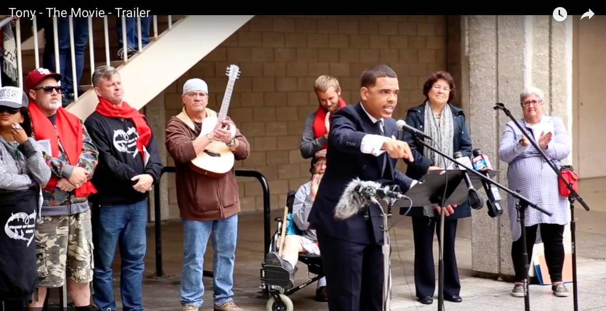 3/ The outrageous attempt of  @SDMayorsOffice to now praise  @VoOCCSD after their  @AGT success belies his abject failure to listen to them during this concert & rally at  #SanDiego City Hall (Jan 2017)We presented a petition to his officeHe & staff refused to meet with us