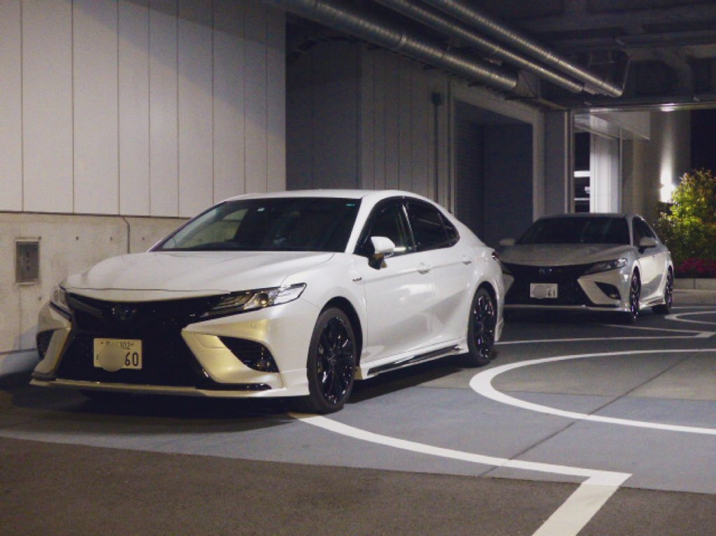 Police Bike Twitterissa 2交機もカムリ2台持ち パトサインはオリンピック仕様 右走れ Drive To The Right 英語のパトサインは新鮮