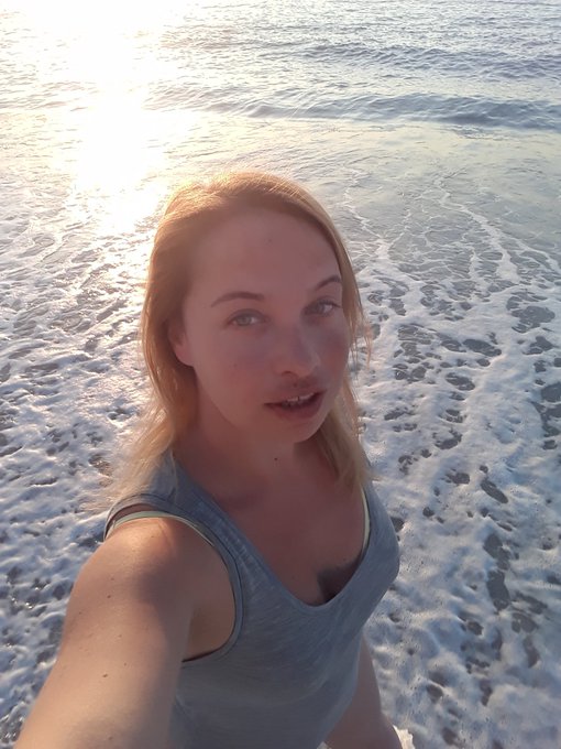 😘 https://t.co/tXvtR8MU2d<a href="/tag/selfie"class="tags"><span>#selfie</span></a><a href="/tag/wetlook"class="tags"><span>#wetlook</span></a><a href="/tag/netherlands"class="tags"><span>#netherlands</span></a><a href="/tag/wetgirl"class="tags"><span>#wetgirl</span></a>