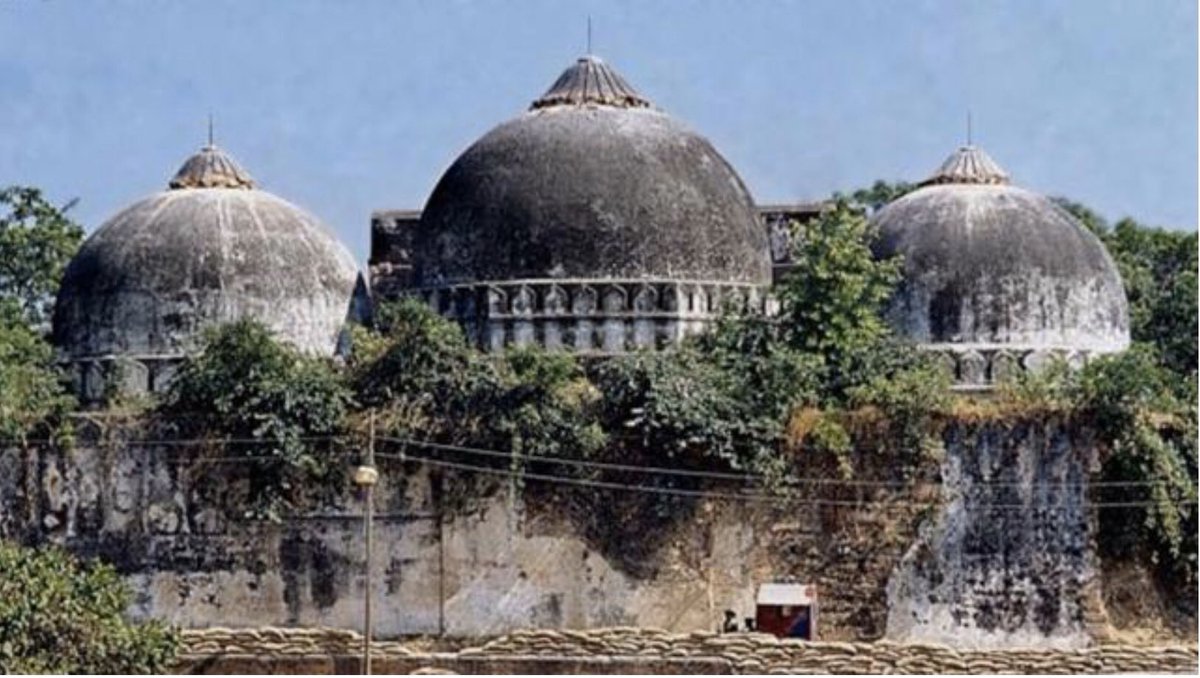 Atal Bihari Vajpayee was member of the same  #BJP who organised a rally at the site of Babri Masjid involving 150,000 volunteers, known as kar sevaks. The rally turned violent, and the crowd overwhelmed security forces and tore down the masjid 3/n  #یوم_تکبیر