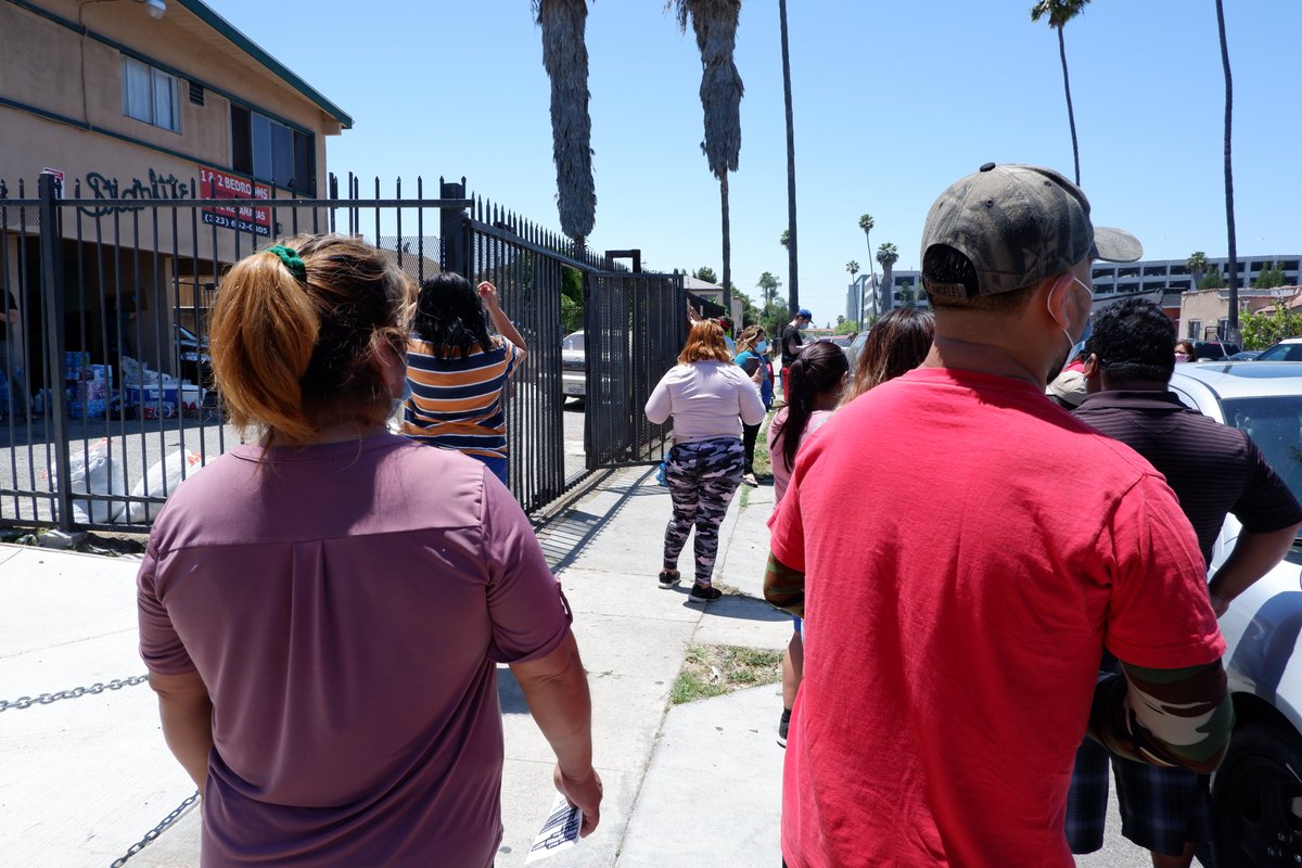 Neighbors came out to the street to chat with LATU organizers while we were on the scene. Turns out many of them are also facing harassment from their landlords. They'll be following up with our South Central Local to get to know their rights and to organize. 9/11