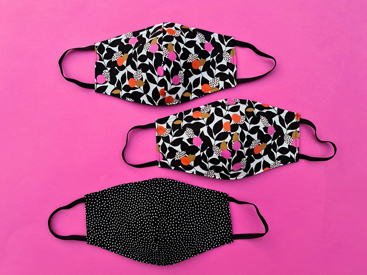 Ollie_and_Roo's tweet image. One new design has been added to our range of teen/ladies face masks this evening.  Just love the monochrome and the pop of colour in this fabric! #facemask #facemaskmaker #ollieandroo #tunbridgewells #facecovering #handmadeinkent

ollieandroo.patternbyetsy.com/listing/813260…
