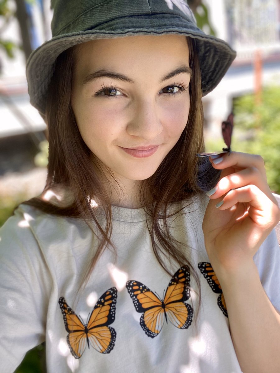 SheSaved's tweet image. Loving these #LifeIsMagic graphic tees from #CentsofStyle and right now you can score $13 off PLUS free shipping with code: ICANFLY

🦋Shop: shrsl.com/2ay1n (ad)

Such a neat collection and these tees are SO soft and comfy!
#BUTTERFLY #Butterflies #fashion