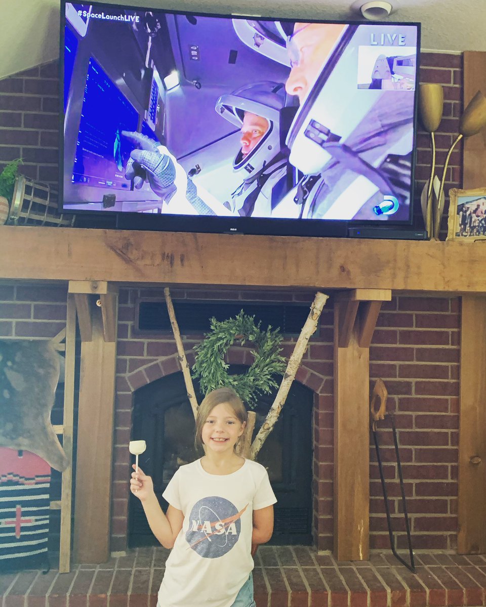 Compoundmomx4's tweet photo. She’s been counting down for days! 
#SpaceLaunchLIVE https://t.co/SASlNfrkb0