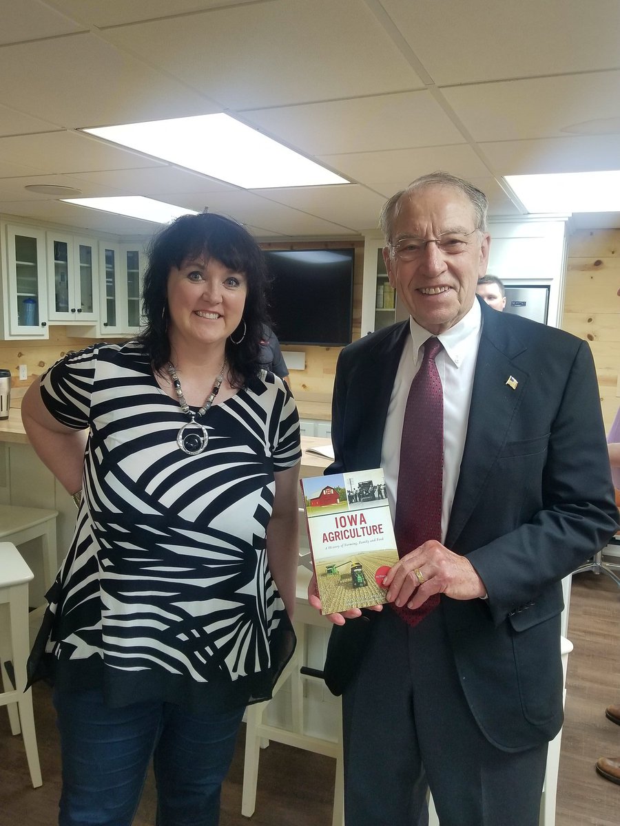 Last year when I was writing my book "#Iowa #Agriculture: A #History of #Farming, Family and Food," I wanted to get a few quotes from Sen. Grassley, since he's a farm guy from New Hartford. Today I presented a signed copy of "Iowa Agriculture" to Sen. Grassley! <a href="/GrassleyPress/">Sen. Grassley Press</a>