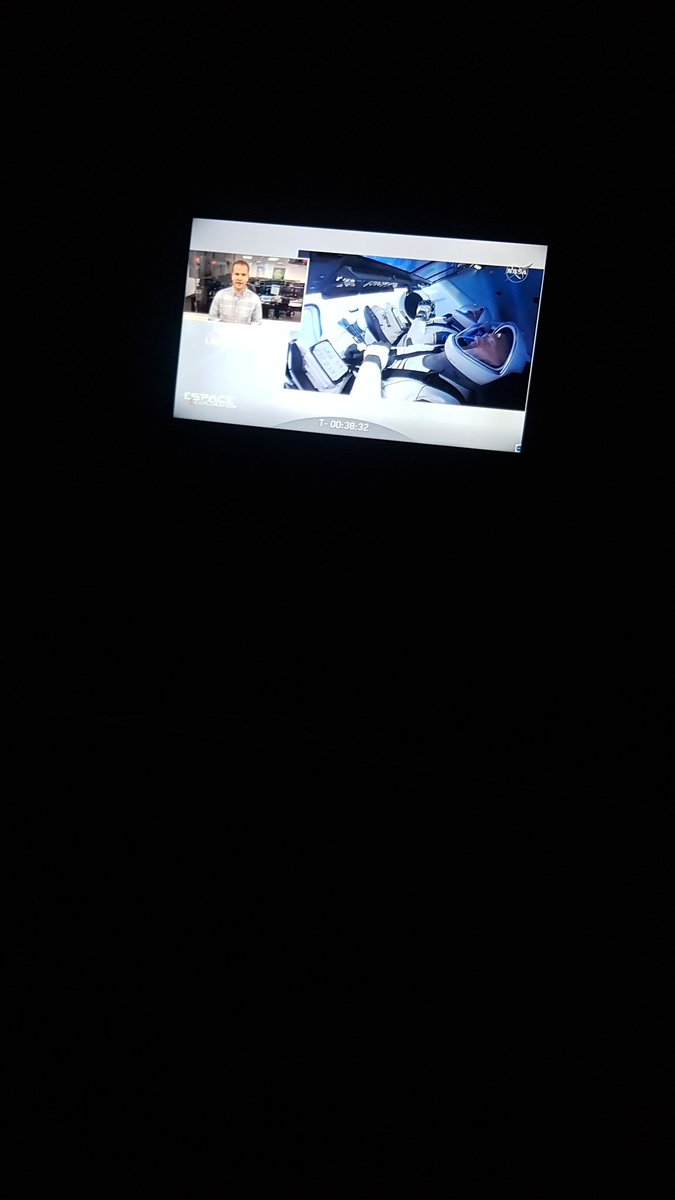 BAiishya's tweet photo. @Spacefox_shop Deja devant le live ! On loupe rien ! https://t.co/EAxfilmuji