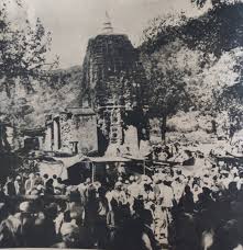 Mahabilvakeshwar Temple which is situated in main market of town billawar, one of the most revered Shiva temples of the area. It was known as Hari Hara Temple.The Temple Mahabilwakeshwar was built where Pandavas had worshipped.