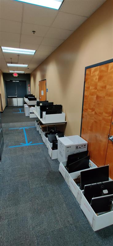 TomorrowsCIO's tweet photo. At TracFone we began the process of providing scheduled curbside pickup for employees who elected to work remotely full time/majority of the time- allowing them to get the equipment they need. What a success! I am so proud of everyone that is making it happen. #tractech #WFH https://t.co/vGNRuQvFEb