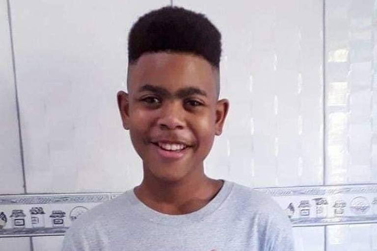 2 weeks ago, the brazilian police shot a young black boy in HIS OWN HOUSE, took him without contentment of his family and gave them no information about where he was for a whole day. his body was found at the forensic medicine facility. no one was held accountable.