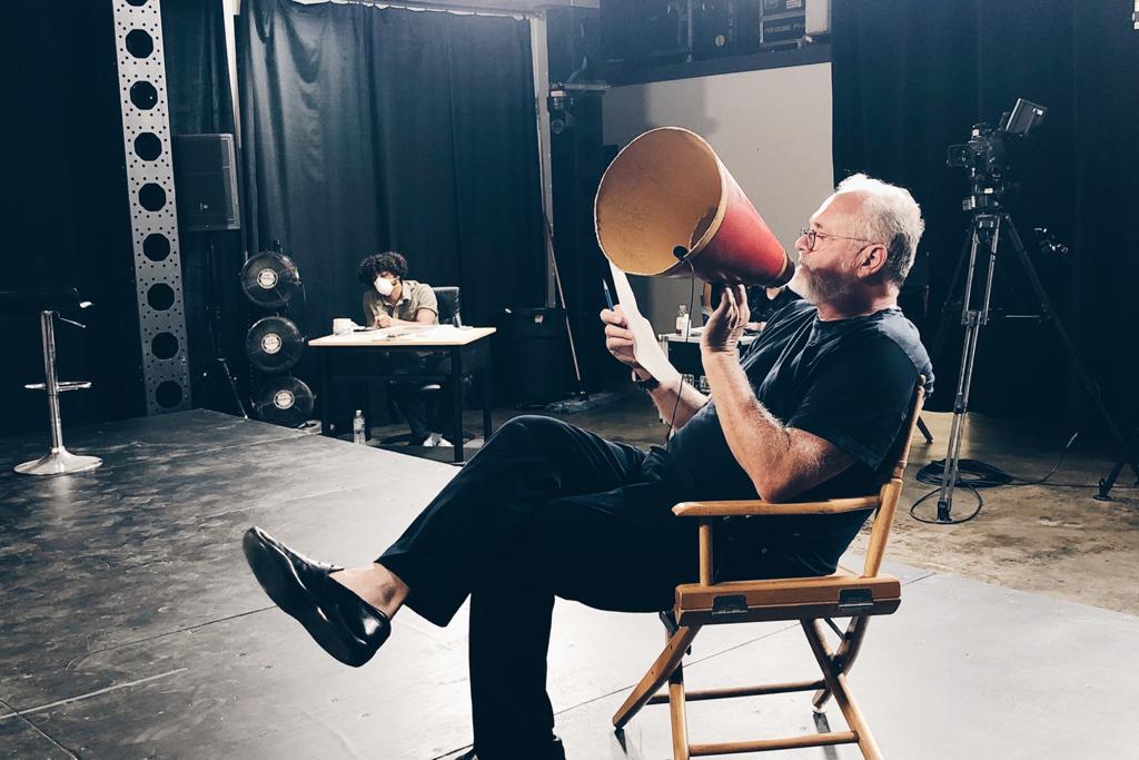 SenovvA's tweet photo. BTS of Frank from the shoot for Studio 1401.
#senovva #studio1401 #studio #studiohouse #onset #inhouse #video #producing #la #losangeles #california #bts #behindthescenes https://t.co/tJgsv0d22k