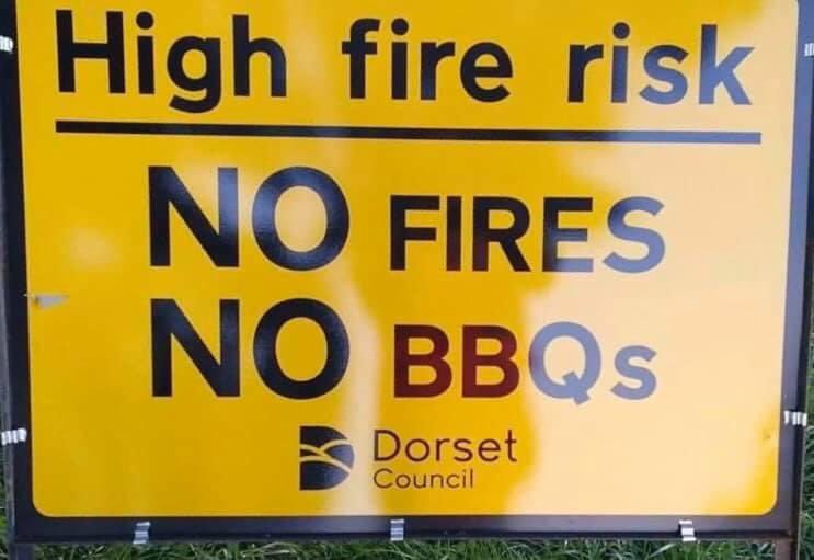 Please please please: no fires, no bbqs. The Fire Service is getting so many call outs right now and the ground is tinder dry. Thank you 🙏