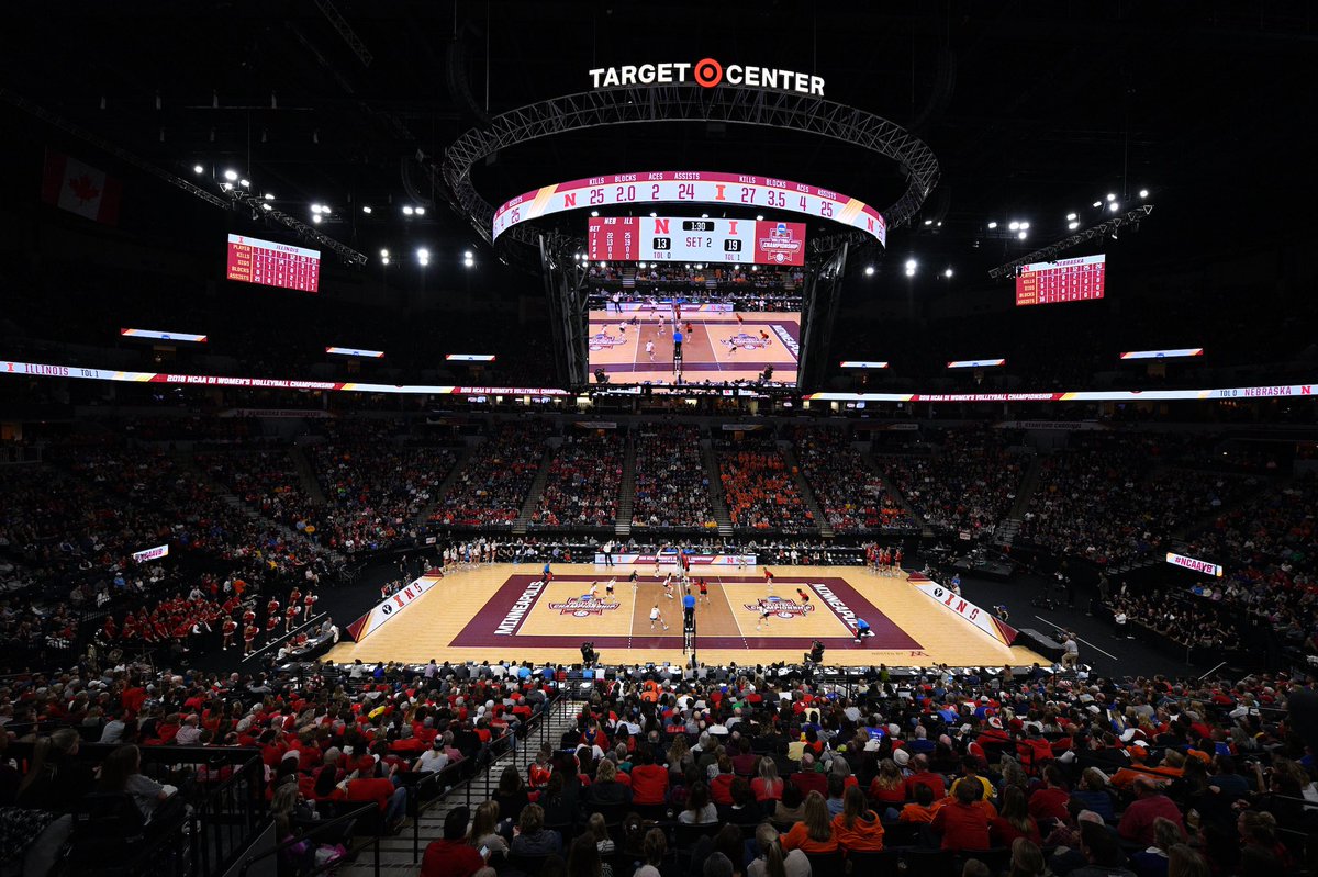 Jordyn_Poulter's tweet photo. Idk about you, but I think an NCAA Final Four is a pretty big deal @IlliniPride https://t.co/n5qLtzIysp