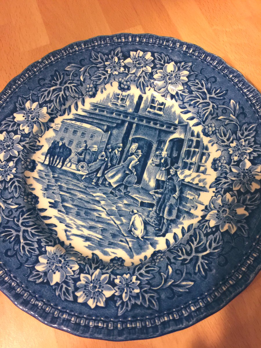 muninnherself's tweet photo. Bought a new (to us) picnic set today (socially-distanced Facebay purchase) and have just examined the china pattern which is a treat. #brexton #vintage #retro #fauxVictorianNonsense #coachandorses https://t.co/eq2kAaKdm8