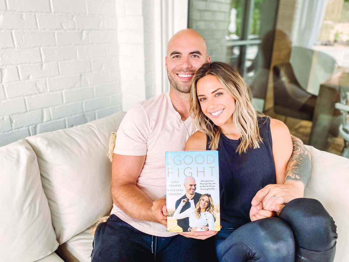 "The last thing we want is people to think that we have it all figured out, but there's a lot in there that's beneficial for everyone" <a href="/KramerGirl/">Jana Kramer</a> on her new book with <a href="/MCaussin80/">Michael Caussin</a> "The Good Fight" out now

Read more via <a href="/People/">People</a>: people.com/country/jana-k…