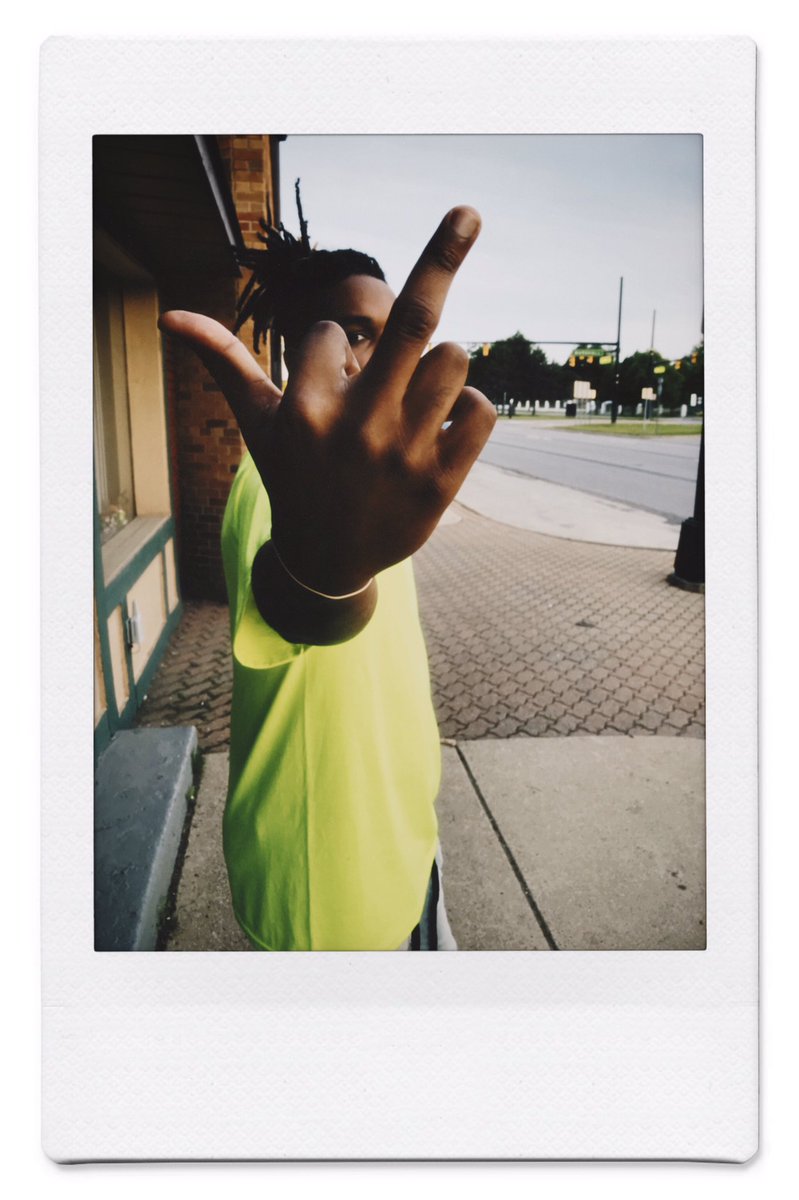 vversatilechild's tweet image. Oversized T ✅