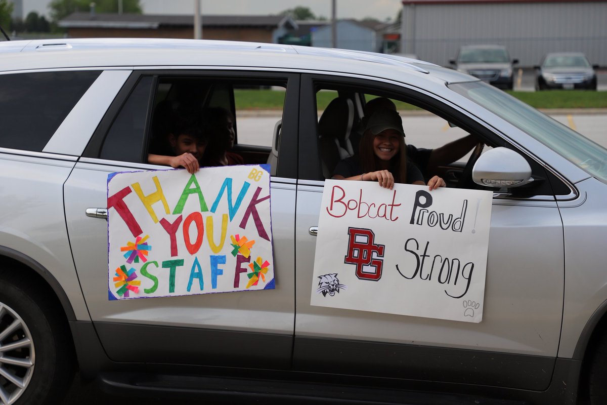 JAnderEdu's tweet photo. BGMS reverse parade was amazing - thank you parents &amp; students &amp; teachers - full hearts 💕 @ERadabaughBGCS @mjbechstein @BGHSPTO1 @francis_scruci @BGSchools https://t.co/blFgQJoOr1