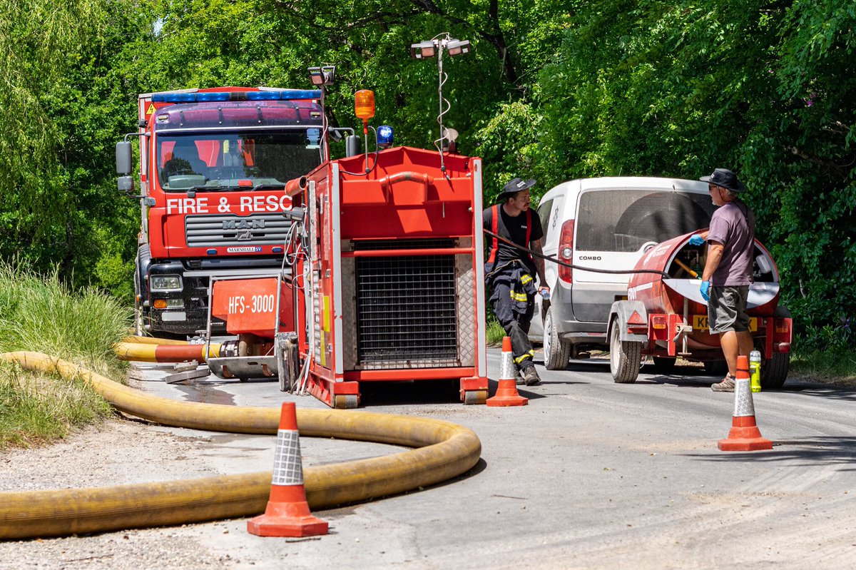 FreelanceJw's tweet photo. Images from the ongoing #Major #Incident at #WarehamForset in #Dorset #warehamforestfire #press #journalist #journalism https://t.co/RLArZhOvtp