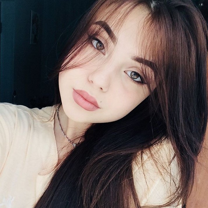 tatliruyaaa's tweet photo. Dudağımı ısırmaya ne dersin? 😛 https://t.co/R3G5zrUled