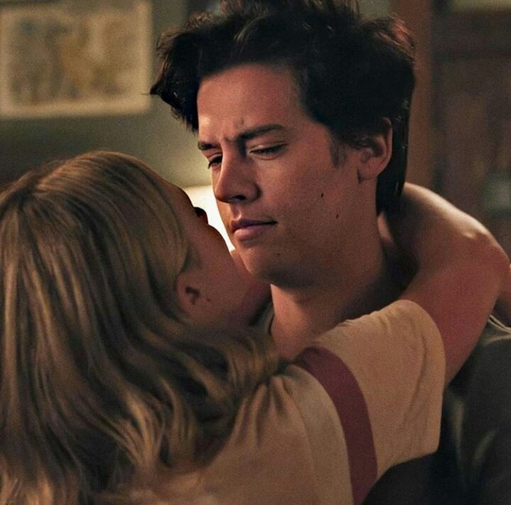 Retweet if you love #bughead ❤