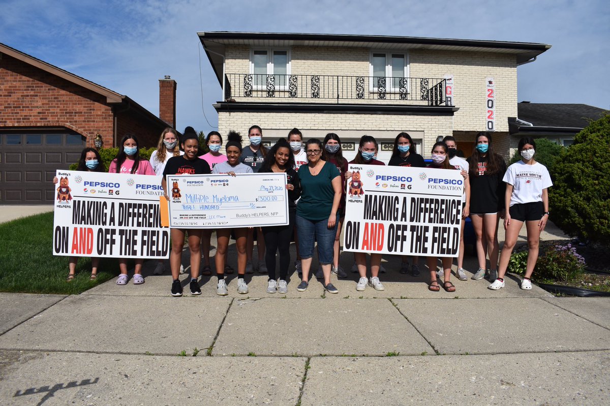 A special surprise today for three sisters for #MakingADifferenceOnANDOffTheField. Stay tuned! #PepsiCoShowdown #BuddysHELPERS