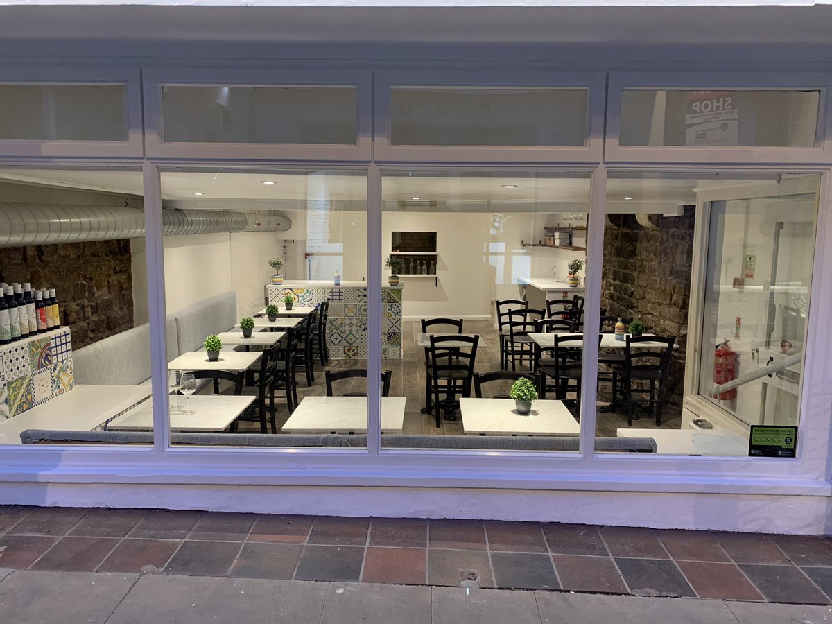 StileNapoletano's tweet image. Sign is ready , coming soon in 49 Watergate street ❤️