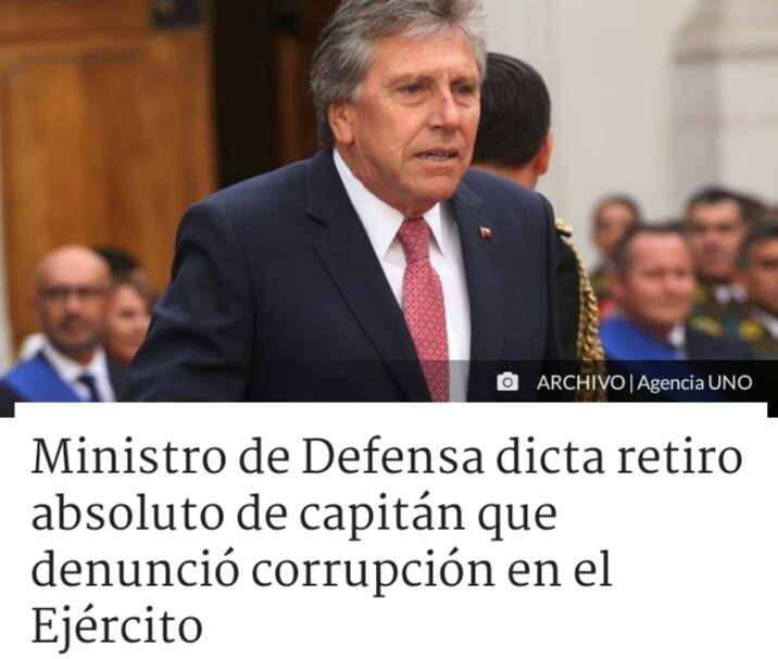 El capitán del ejército, Rafael Harvey, denunció a sus superiores por cobro indebido del uniforme militar a conscriptos y falta de probidad por el "Milicogate". Hoy, el ministro de defensa Alberto Espina lo expulsó del ejército. Solo un gobierno corrupto castiga al que denuncia.